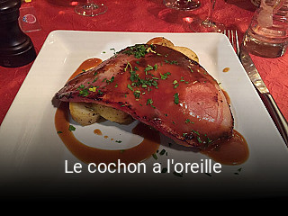 Le cochon a l'oreille ouvert